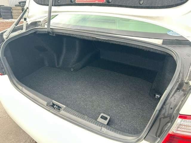 クラウン ２．５ロイヤルサルーンｉ－Ｆｏｕｒ　プレミアムＥＤ　車検整備付　アルミホイール　純正ナビ　バックカメラ　ＥＴＣ　クルーズコントロール　スマートキー　キーレス　ホワイトパールクリスタルシャイン（69枚目）