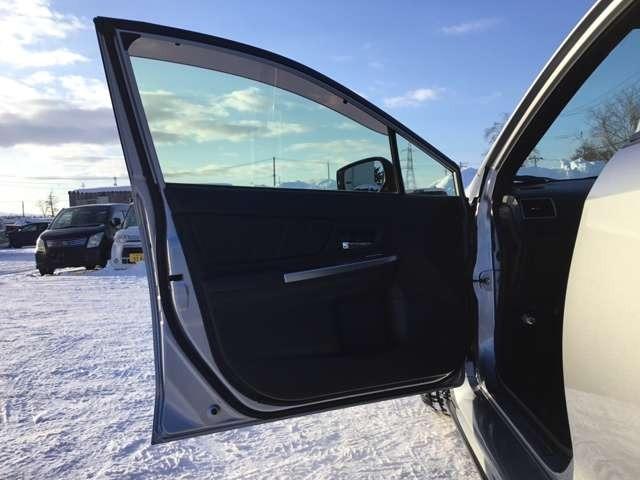 �c�Ǝ��ԂP�O���`�P�W���R�O���i���j�����j�B�X�^�b�t�ꓯ�S��肨�҂����Ă���܂��B