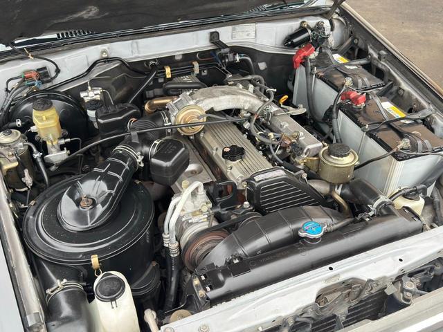 ランドクルーザー７０ ＬＸ　／本州西日本仕入れ／オールペイントブラック／後期型７６／フロントコイルサスペンション／電圧１２Ｖ／純正ナローボデイ／４ナンバー登録／ブラッドレーアルミホイール／グッドリッヂＫＯ２オールテレーンタイヤ／（29枚目）