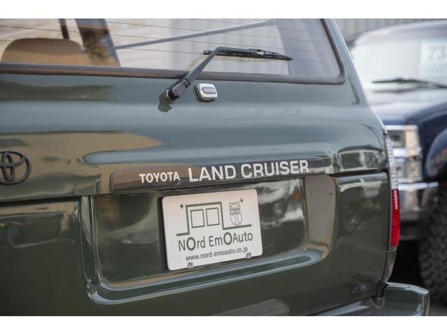 ランドクルーザー８０ ＶＸリミテッド　／本州仕入れ／ランクル６０丸目フェイス換装／ナローボディ／オールペイント／ディーンクロスカントリーアルミホイール／グッドリッヂＫＯ２タイヤ／ナルディステアリング／ベッドキット／オリジナルウッドミラー（62枚目）