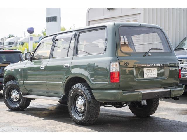ランドクルーザー８０ ＶＸリミテッド　／本州仕入れ／ランクル６０丸目フェイス換装／ナローボディ／オールペイント／ディーンクロスカントリーアルミホイール／グッドリッヂＫＯ２タイヤ／ナルディステアリング／ベッドキット／オリジナルウッドミラー（63枚目）