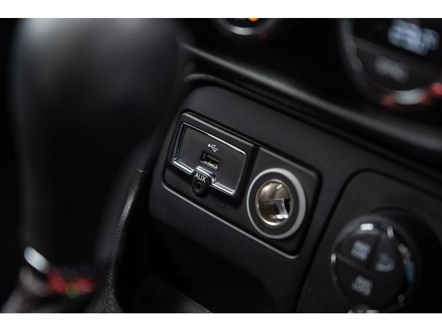 ジープ・レネゲード トレイルホーク　／関東仕入れ／４ＷＤモデル／エクストリームアルミホイール／Ｂｌｕｅｔｏｏｔｈナビ／ウィンカーミラー／ＨＩＤライト／オートエアコン／クリアランスソナー／レーンキープアシスト／ＡＢＳ／ＡＩＲＢＡＧ／（31枚目）