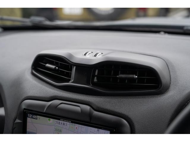 ジープ・レネゲード トレイルホーク　／関東仕入れ／４ＷＤモデル／エクストリームアルミホイール／Ｂｌｕｅｔｏｏｔｈナビ／ウィンカーミラー／ＨＩＤライト／オートエアコン／クリアランスソナー／レーンキープアシスト／ＡＢＳ／ＡＩＲＢＡＧ／（38枚目）