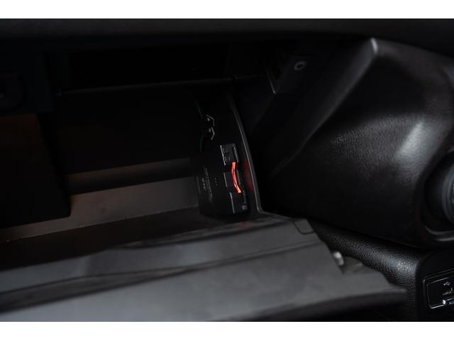 ジープ・レネゲード トレイルホーク　／関東仕入れ／４ＷＤモデル／エクストリームアルミホイール／Ｂｌｕｅｔｏｏｔｈナビ／ウィンカーミラー／ＨＩＤライト／オートエアコン／クリアランスソナー／レーンキープアシスト／ＡＢＳ／ＡＩＲＢＡＧ／（40枚目）