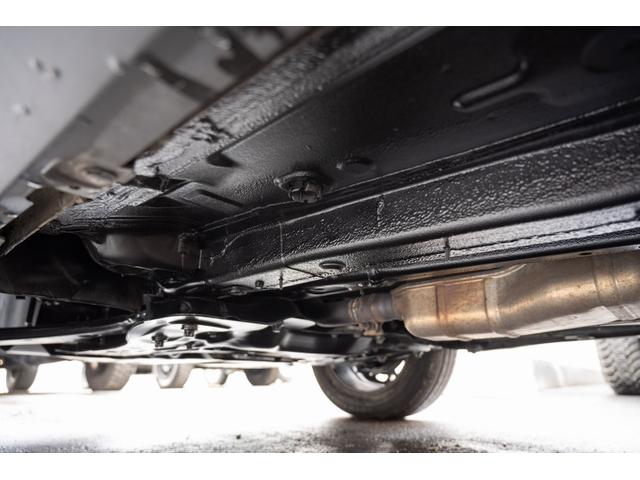 ジープ・レネゲード トレイルホーク　／関東仕入れ／４ＷＤモデル／エクストリームアルミホイール／Ｂｌｕｅｔｏｏｔｈナビ／ウィンカーミラー／ＨＩＤライト／オートエアコン／クリアランスソナー／レーンキープアシスト／ＡＢＳ／ＡＩＲＢＡＧ／（60枚目）