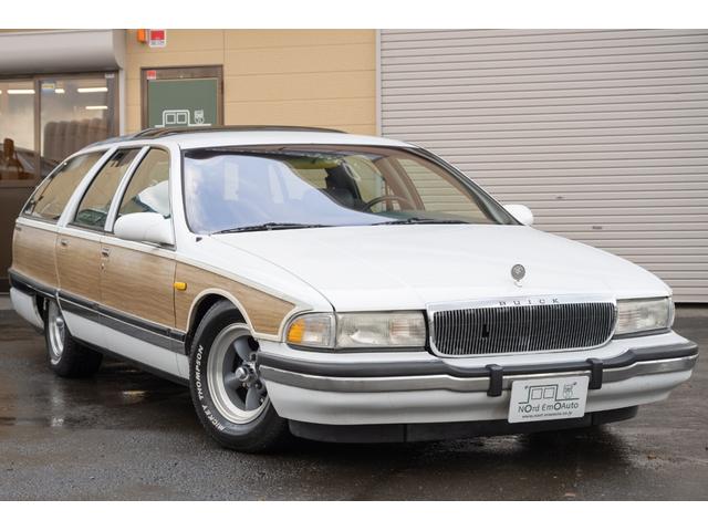 ビュイックロードマスター ワゴン　／九州仕入れ／新車並行モデル／最終年式／ＬＴ１エンジン／ウッドデカール／アメリカンレーシングアルミホイール／ミッキートンプソンホワイトレタータイヤ／室内電動シート／本革シート／サンルーフ／ＡＢＳ（3枚目）