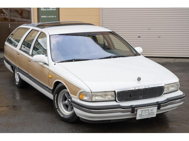 ビュイックロードマスター ワゴン　／九州仕入れ／新車並行モデル／最終年式／ＬＴ１エンジン／ウッドデカール／アメリカンレーシングアルミホイール／ミッキートンプソンホワイトレタータイヤ／室内電動シート／本革シート／サンルーフ／ＡＢＳ（7枚目）