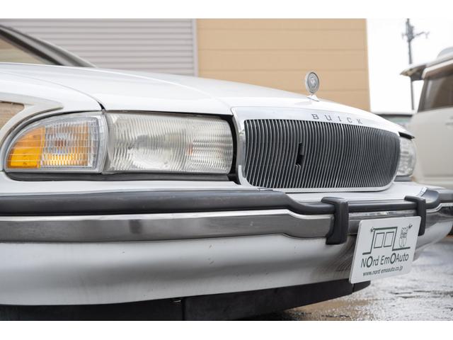 ビュイックロードマスター ワゴン　／九州仕入れ／新車並行モデル／最終年式／ＬＴ１エンジン／ウッドデカール／アメリカンレーシングアルミホイール／ミッキートンプソンホワイトレタータイヤ／室内電動シート／本革シート／サンルーフ／ＡＢＳ（10枚目）