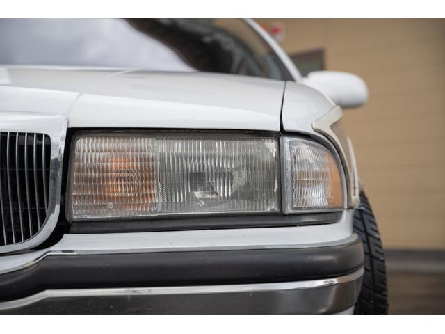 ビュイックロードマスター ワゴン　／九州仕入れ／新車並行モデル／最終年式／ＬＴ１エンジン／ウッドデカール／アメリカンレーシングアルミホイール／ミッキートンプソンホワイトレタータイヤ／室内電動シート／本革シート／サンルーフ／ＡＢＳ（12枚目）