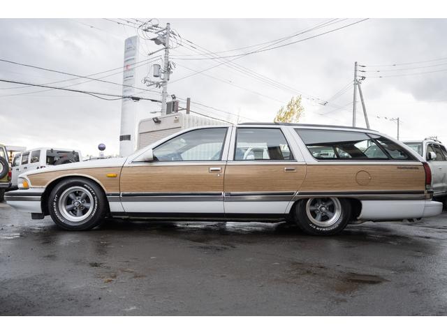 ビュイックロードマスター ワゴン　／九州仕入れ／新車並行モデル／最終年式／ＬＴ１エンジン／ウッドデカール／アメリカンレーシングアルミホイール／ミッキートンプソンホワイトレタータイヤ／室内電動シート／本革シート／サンルーフ／ＡＢＳ（19枚目）