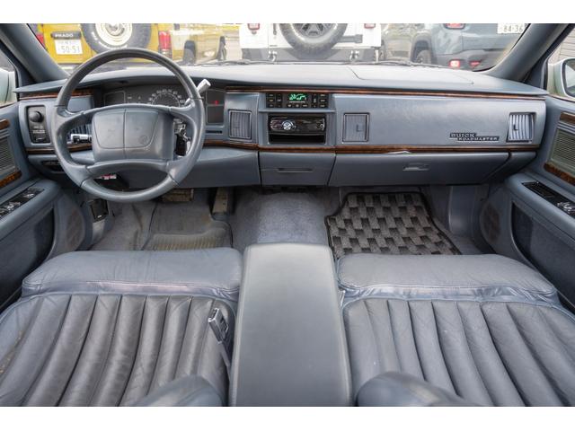 ビュイックロードマスター ワゴン　／九州仕入れ／新車並行モデル／最終年式／ＬＴ１エンジン／ウッドデカール／アメリカンレーシングアルミホイール／ミッキートンプソンホワイトレタータイヤ／室内電動シート／本革シート／サンルーフ／ＡＢＳ（27枚目）