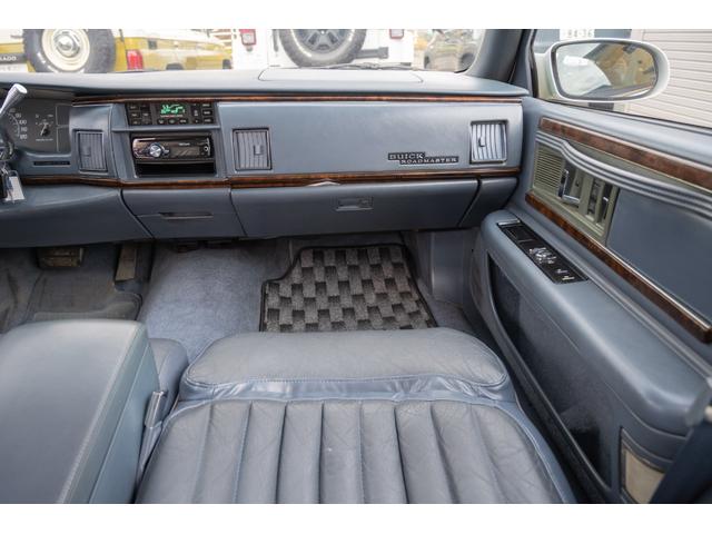 ビュイックロードマスター ワゴン　／九州仕入れ／新車並行モデル／最終年式／ＬＴ１エンジン／ウッドデカール／アメリカンレーシングアルミホイール／ミッキートンプソンホワイトレタータイヤ／室内電動シート／本革シート／サンルーフ／ＡＢＳ（29枚目）
