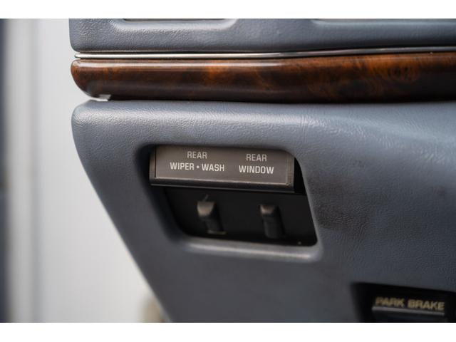 ビュイックロードマスター ワゴン　／九州仕入れ／新車並行モデル／最終年式／ＬＴ１エンジン／ウッドデカール／アメリカンレーシングアルミホイール／ミッキートンプソンホワイトレタータイヤ／室内電動シート／本革シート／サンルーフ／ＡＢＳ（37枚目）