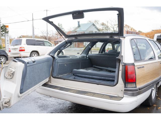 ビュイックロードマスター ワゴン　／九州仕入れ／新車並行モデル／最終年式／ＬＴ１エンジン／ウッドデカール／アメリカンレーシングアルミホイール／ミッキートンプソンホワイトレタータイヤ／室内電動シート／本革シート／サンルーフ／ＡＢＳ（63枚目）