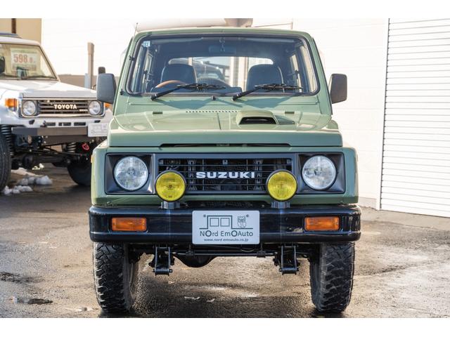 ジムニー ＨＣ　／リッチモンドグリーン／２インチリフトアップ／アクセレラマッドタイヤ／純正スチールマッドブラックペイント／クラシックグリル／室内ウッドデカール／ＬＥＤヘッドライト／ステンレス社外マフラー／（9枚目）