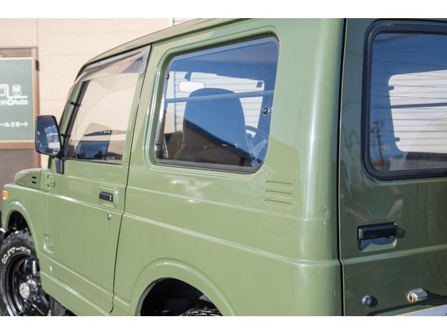 ジムニー ＨＣ　／リッチモンドグリーン／２インチリフトアップ／アクセレラマッドタイヤ／純正スチールマッドブラックペイント／クラシックグリル／室内ウッドデカール／ＬＥＤヘッドライト／ステンレス社外マフラー／（13枚目）