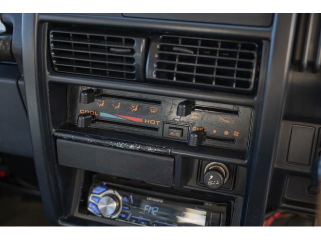 ジムニー ＨＣ　／リッチモンドグリーン／２インチリフトアップ／アクセレラマッドタイヤ／純正スチールマッドブラックペイント／クラシックグリル／室内ウッドデカール／ＬＥＤヘッドライト／ステンレス社外マフラー／（23枚目）