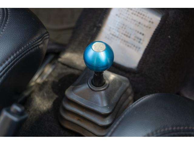 ジムニー ＨＣ　／リッチモンドグリーン／２インチリフトアップ／アクセレラマッドタイヤ／純正スチールマッドブラックペイント／クラシックグリル／室内ウッドデカール／ＬＥＤヘッドライト／ステンレス社外マフラー／（29枚目）