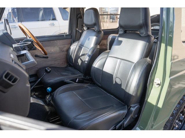 ジムニー ＨＣ　／リッチモンドグリーン／２インチリフトアップ／アクセレラマッドタイヤ／純正スチールマッドブラックペイント／クラシックグリル／室内ウッドデカール／ＬＥＤヘッドライト／ステンレス社外マフラー／（34枚目）