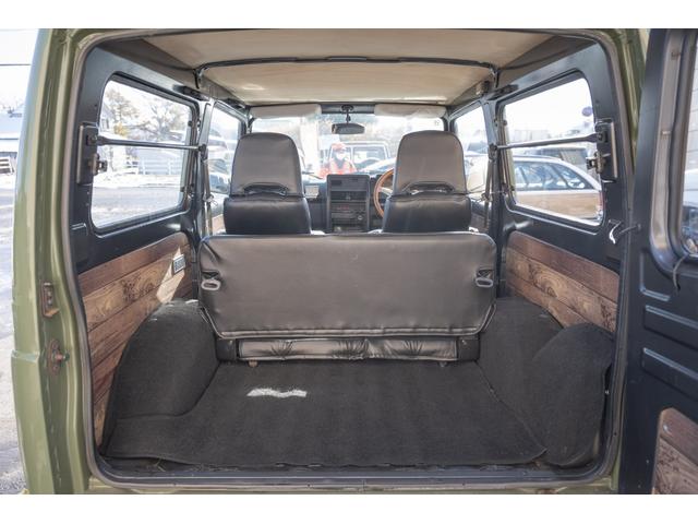 ジムニー ＨＣ　／リッチモンドグリーン／２インチリフトアップ／アクセレラマッドタイヤ／純正スチールマッドブラックペイント／クラシックグリル／室内ウッドデカール／ＬＥＤヘッドライト／ステンレス社外マフラー／（37枚目）