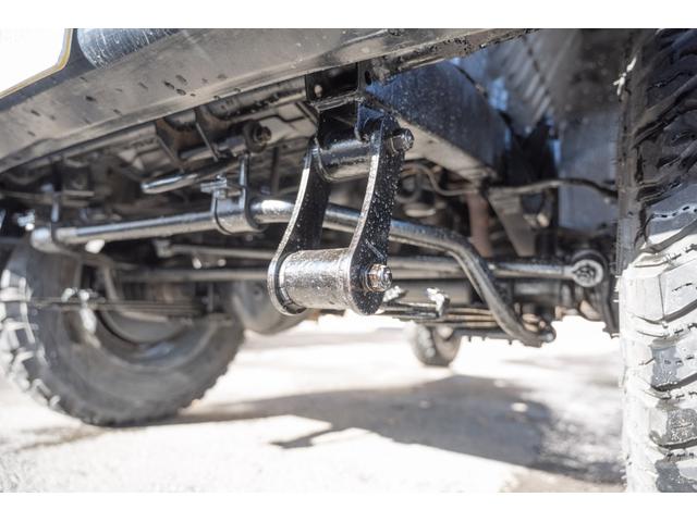 ジムニー ＨＣ　／リッチモンドグリーン／２インチリフトアップ／アクセレラマッドタイヤ／純正スチールマッドブラックペイント／クラシックグリル／室内ウッドデカール／ＬＥＤヘッドライト／ステンレス社外マフラー／（46枚目）