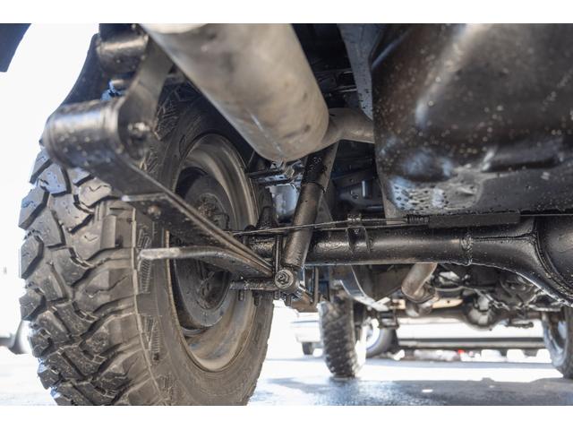 ジムニー ＨＣ　／リッチモンドグリーン／２インチリフトアップ／アクセレラマッドタイヤ／純正スチールマッドブラックペイント／クラシックグリル／室内ウッドデカール／ＬＥＤヘッドライト／ステンレス社外マフラー／（50枚目）