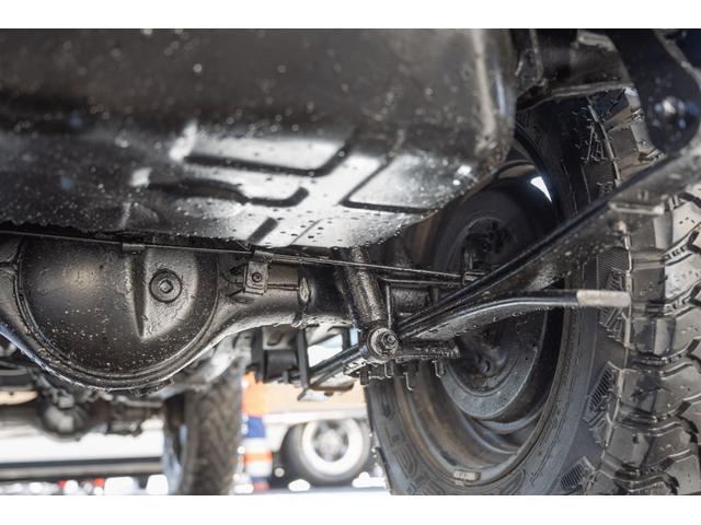 ジムニー ＨＣ　／リッチモンドグリーン／２インチリフトアップ／アクセレラマッドタイヤ／純正スチールマッドブラックペイント／クラシックグリル／室内ウッドデカール／ＬＥＤヘッドライト／ステンレス社外マフラー／（51枚目）