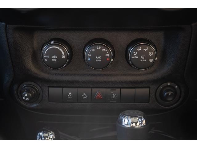 ジープ・ラングラーアンリミテッド サハラ /本州西日本仕入れ/ジオランダーX-ATタイヤ/ロックガンアルミホイール/インサートグリル/クロカンスチールバンパー/LEDヘッドライト/サイドカメラ/Bluetoothナビ/バックカメラ/後期モデル(28枚目)