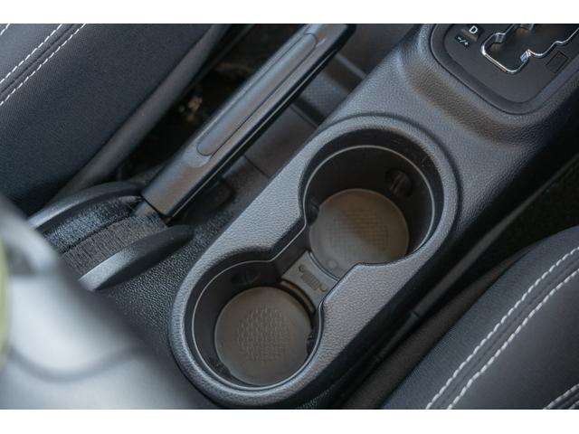 ジープ・ラングラーアンリミテッド サハラ /本州西日本仕入れ/ジオランダーX-ATタイヤ/ロックガンアルミホイール/インサートグリル/クロカンスチールバンパー/LEDヘッドライト/サイドカメラ/Bluetoothナビ/バックカメラ/後期モデル(31枚目)