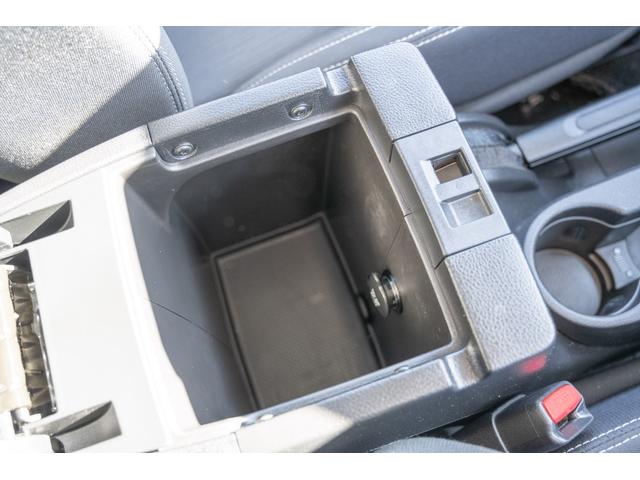 ジープ・ラングラーアンリミテッド サハラ /本州西日本仕入れ/ジオランダーX-ATタイヤ/ロックガンアルミホイール/インサートグリル/クロカンスチールバンパー/LEDヘッドライト/サイドカメラ/Bluetoothナビ/バックカメラ/後期モデル(32枚目)