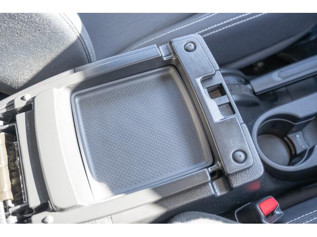 ジープ・ラングラーアンリミテッド サハラ /本州西日本仕入れ/ジオランダーX-ATタイヤ/ロックガンアルミホイール/インサートグリル/クロカンスチールバンパー/LEDヘッドライト/サイドカメラ/Bluetoothナビ/バックカメラ/後期モデル(33枚目)