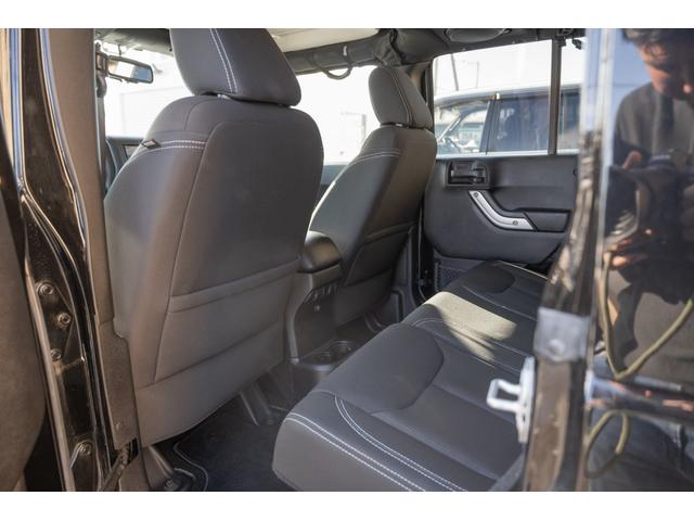 ジープ・ラングラーアンリミテッド サハラ /本州西日本仕入れ/ジオランダーX-ATタイヤ/ロックガンアルミホイール/インサートグリル/クロカンスチールバンパー/LEDヘッドライト/サイドカメラ/Bluetoothナビ/バックカメラ/後期モデル(50枚目)