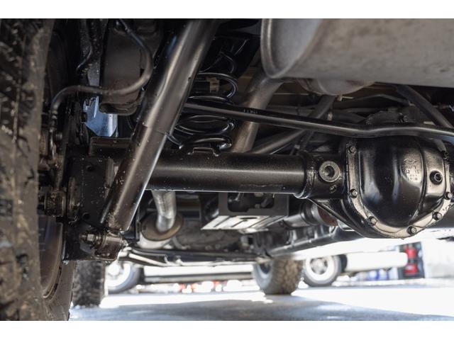 ジープ・ラングラーアンリミテッド サハラ /本州西日本仕入れ/ジオランダーX-ATタイヤ/ロックガンアルミホイール/インサートグリル/クロカンスチールバンパー/LEDヘッドライト/サイドカメラ/Bluetoothナビ/バックカメラ/後期モデル(65枚目)