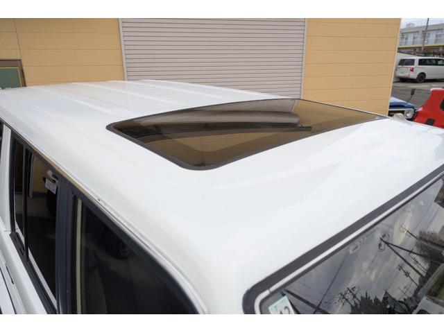 ＺＸグレードなので純正サンルーフ装着しています。