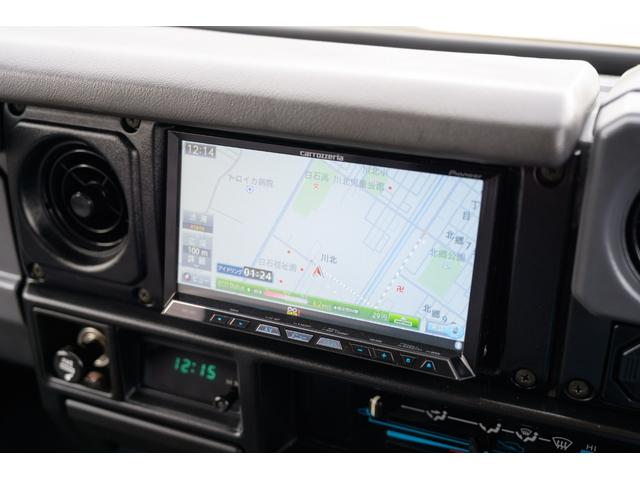 国産ブランドのカロッツェリアＺＨ０７になります。