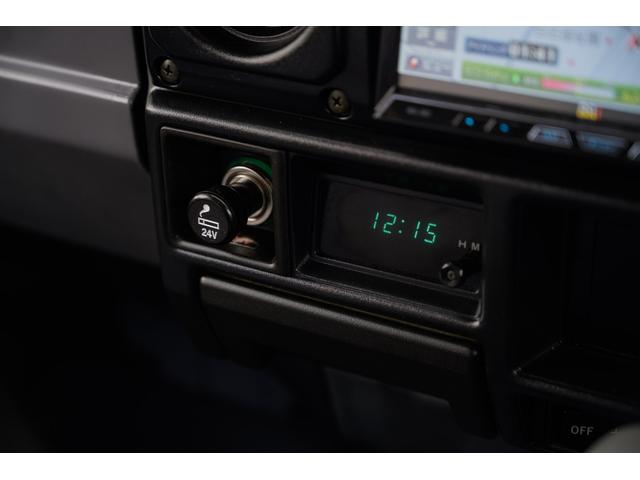 シガーライターは１２Ｖに変換する事が可能です。