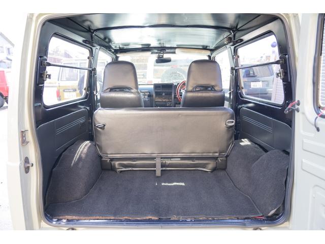 ジムニー 　／オールペイントデザートカーキ／２インチアップ／最終５型モデル／クラシックグリル／ジオランダーマッドタイヤ／前後ステンレスバンパー／クリスタルヘッドライト／ドライブレコーダー／シートカバー／エアコン／（42枚目）