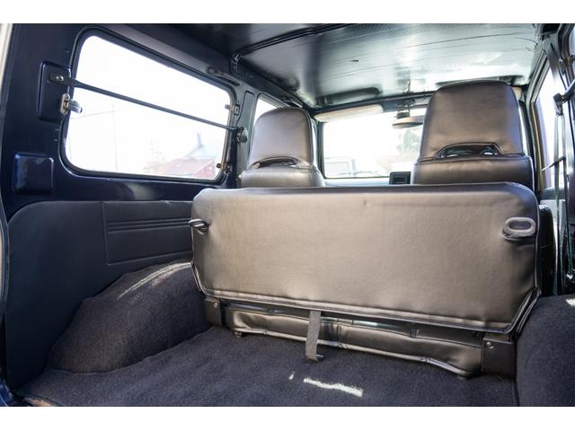 ジムニー 　／オールペイントデザートカーキ／２インチアップ／最終５型モデル／クラシックグリル／ジオランダーマッドタイヤ／前後ステンレスバンパー／クリスタルヘッドライト／ドライブレコーダー／シートカバー／エアコン／（44枚目）