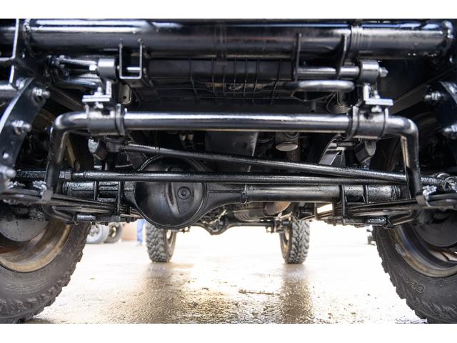 ジムニー 　／オールペイントデザートカーキ／２インチアップ／最終５型モデル／クラシックグリル／ジオランダーマッドタイヤ／前後ステンレスバンパー／クリスタルヘッドライト／ドライブレコーダー／シートカバー／エアコン／（49枚目）