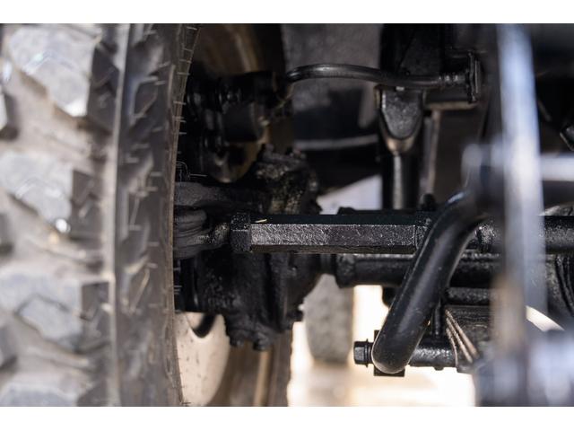 ジムニー 　／オールペイントデザートカーキ／２インチアップ／最終５型モデル／クラシックグリル／ジオランダーマッドタイヤ／前後ステンレスバンパー／クリスタルヘッドライト／ドライブレコーダー／シートカバー／エアコン／（52枚目）