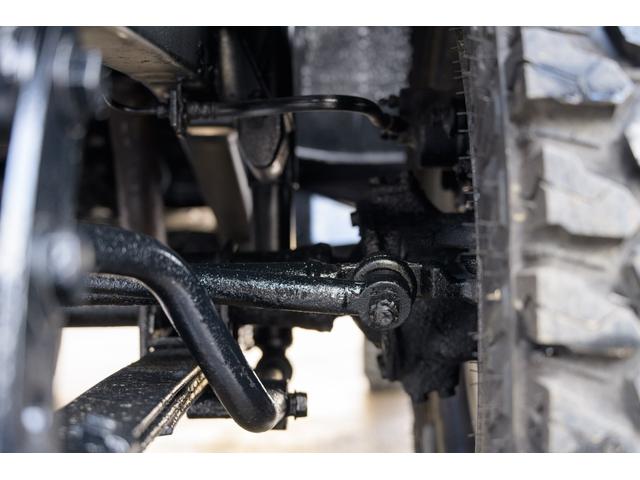 ジムニー 　／オールペイントデザートカーキ／２インチアップ／最終５型モデル／クラシックグリル／ジオランダーマッドタイヤ／前後ステンレスバンパー／クリスタルヘッドライト／ドライブレコーダー／シートカバー／エアコン／（53枚目）