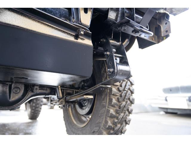 ジムニー 　／オールペイントデザートカーキ／２インチアップ／最終５型モデル／クラシックグリル／ジオランダーマッドタイヤ／前後ステンレスバンパー／クリスタルヘッドライト／ドライブレコーダー／シートカバー／エアコン／（59枚目）