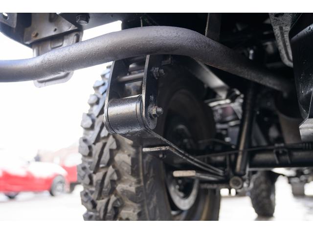 ジムニー 　／オールペイントデザートカーキ／２インチアップ／最終５型モデル／クラシックグリル／ジオランダーマッドタイヤ／前後ステンレスバンパー／クリスタルヘッドライト／ドライブレコーダー／シートカバー／エアコン／（60枚目）