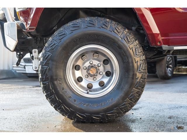 ランドクルーザー60 VX /本州北関東仕入れ/4インチリフトアップ/USリアバンパー/サイドデカール/グッドイヤーMTRマッドタイヤ/レンコンホイール/新品デポレーシングステアリング/キッカースピーカー/ワインレッドペイント/(20枚目)