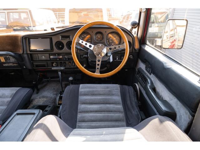 ランドクルーザー60 VX /本州北関東仕入れ/4インチリフトアップ/USリアバンパー/サイドデカール/グッドイヤーMTRマッドタイヤ/レンコンホイール/新品デポレーシングステアリング/キッカースピーカー/ワインレッドペイント/(26枚目)