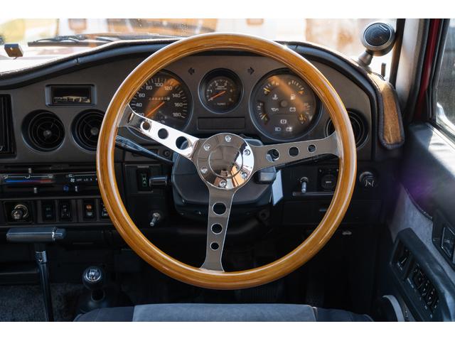 ランドクルーザー60 VX /本州北関東仕入れ/4インチリフトアップ/USリアバンパー/サイドデカール/グッドイヤーMTRマッドタイヤ/レンコンホイール/新品デポレーシングステアリング/キッカースピーカー/ワインレッドペイント/(28枚目)