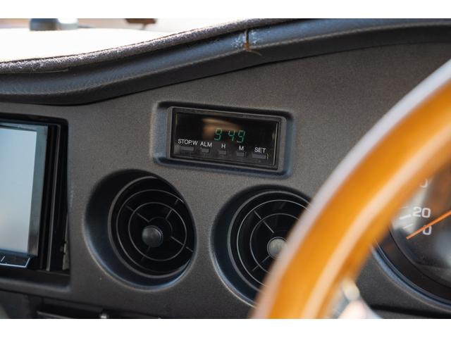 ランドクルーザー60 VX /本州北関東仕入れ/4インチリフトアップ/USリアバンパー/サイドデカール/グッドイヤーMTRマッドタイヤ/レンコンホイール/新品デポレーシングステアリング/キッカースピーカー/ワインレッドペイント/(30枚目)