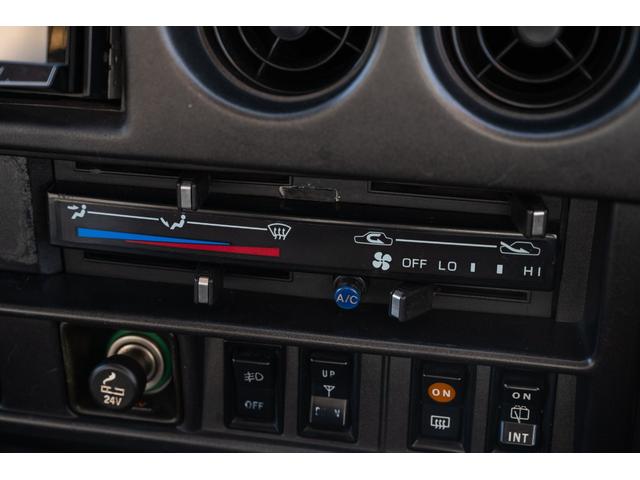 ランドクルーザー60 VX /本州北関東仕入れ/4インチリフトアップ/USリアバンパー/サイドデカール/グッドイヤーMTRマッドタイヤ/レンコンホイール/新品デポレーシングステアリング/キッカースピーカー/ワインレッドペイント/(32枚目)