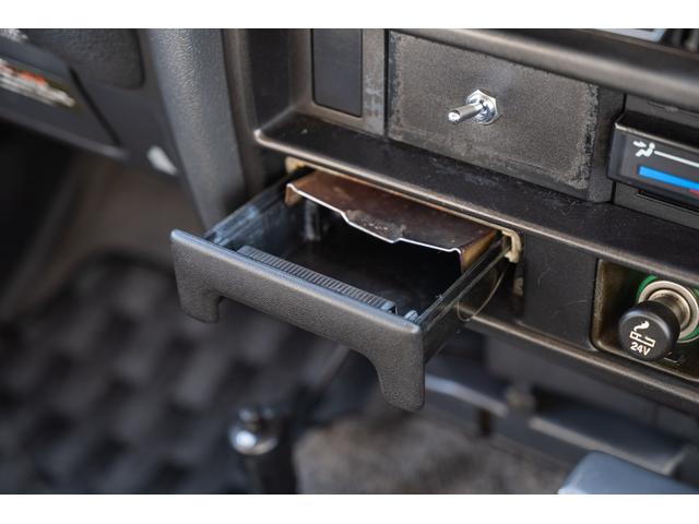 ランドクルーザー60 VX /本州北関東仕入れ/4インチリフトアップ/USリアバンパー/サイドデカール/グッドイヤーMTRマッドタイヤ/レンコンホイール/新品デポレーシングステアリング/キッカースピーカー/ワインレッドペイント/(34枚目)