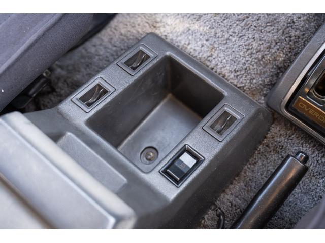 ランドクルーザー60 VX /本州北関東仕入れ/4インチリフトアップ/USリアバンパー/サイドデカール/グッドイヤーMTRマッドタイヤ/レンコンホイール/新品デポレーシングステアリング/キッカースピーカー/ワインレッドペイント/(37枚目)